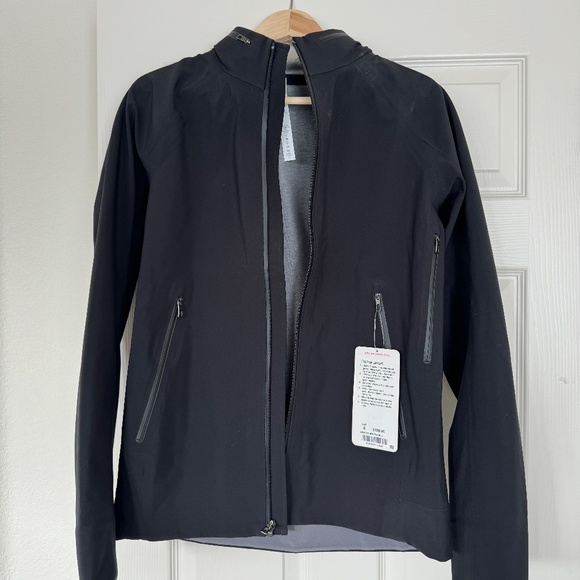 LULULEMON NEW Mens Small Black Furtive Jacket ZipUp Water Resistant Hood